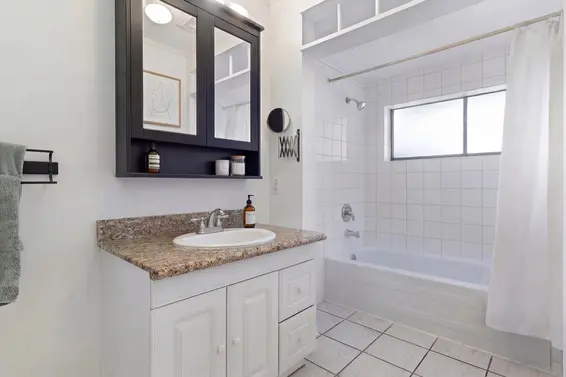 261 East 4th Street, North Vancouver For Sale - image 14