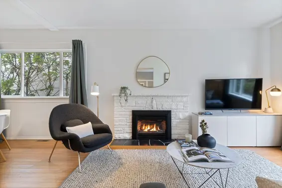 261 East 4th Street, North Vancouver For Sale - image 6