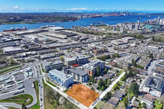 1583 Bond Street, North Vancouver For Sale - image 3
