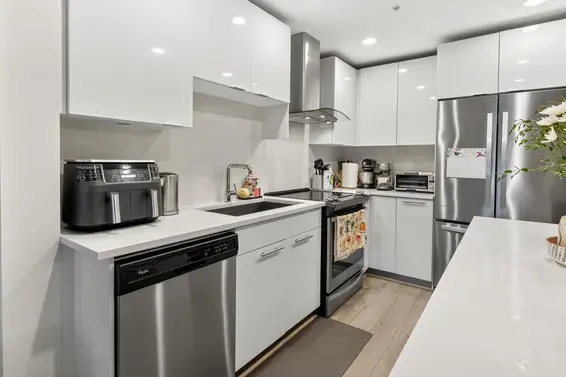 423 723 West 3rd Street, North Vancouver For Sale - image 7