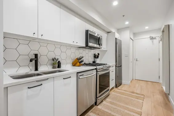 201 1519 Crown Street, North Vancouver For Sale - image 13