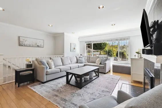 1643 Arborlynn Drive, North Vancouver For Sale - image 3