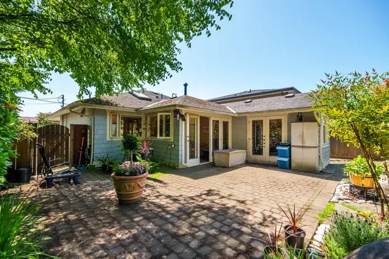628 East 7th Street, North Vancouver For Sale - image 5