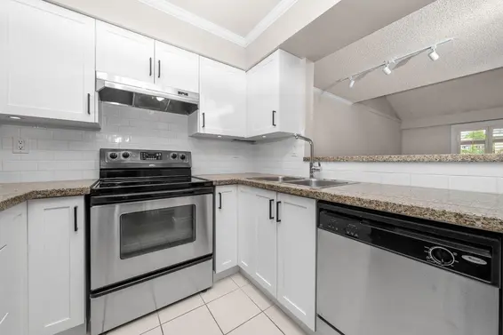301 235 West 4th Street, North Vancouver For Sale - image 3