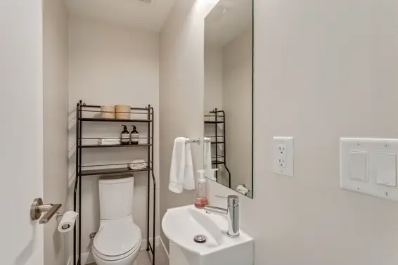125 649 East 3rd Street, North Vancouver For Sale - image 10