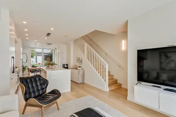 125 649 East 3rd Street, North Vancouver For Sale - image 6