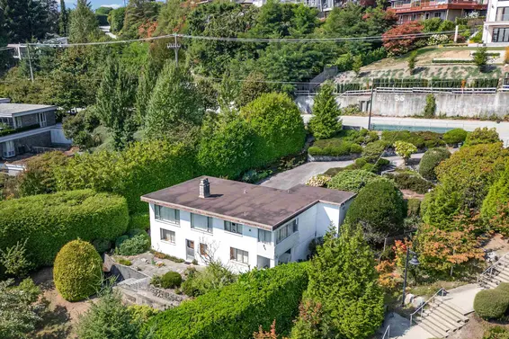 940 Keith Road, West Vancouver For Sale - image 3