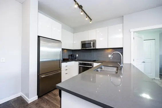 301 2665 Mountain Highway, North Vancouver For Sale - image 6