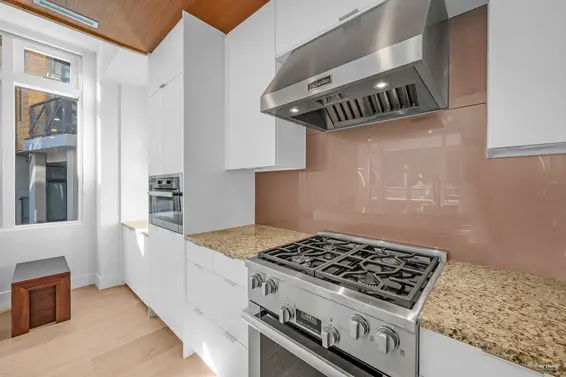 203 6697 Nelson Avenue, West Vancouver For Sale - image 7