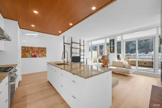 203 6697 Nelson Avenue, West Vancouver For Sale - image 8