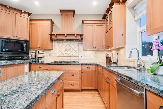 550 Keith Road, West Vancouver For Sale - image 13