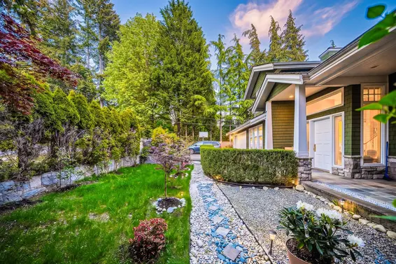 550 Keith Road, West Vancouver For Sale - image 3