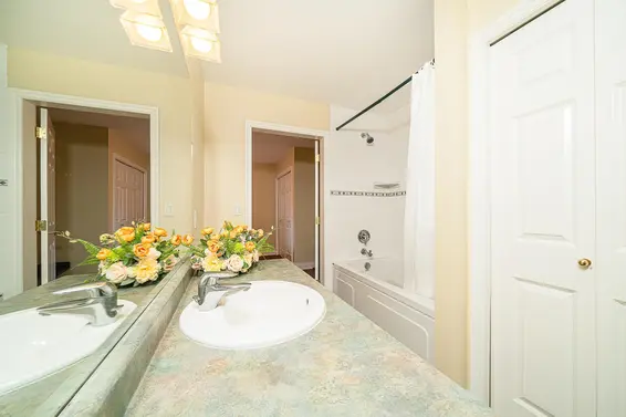 550 Keith Road, West Vancouver For Sale - image 37