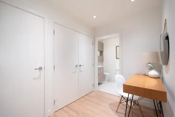 520 755 Harbourside Drive, North Vancouver For Sale - image 27