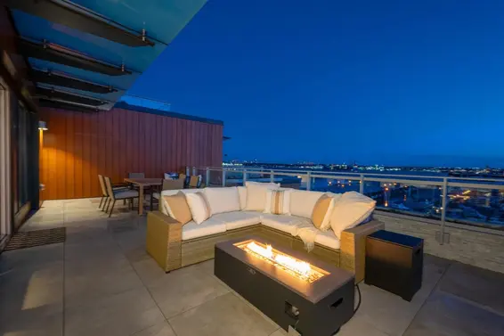 520 755 Harbourside Drive, North Vancouver For Sale - image 3