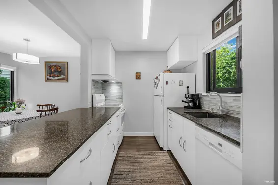 16 225 West 14th Street, North Vancouver For Sale - image 5