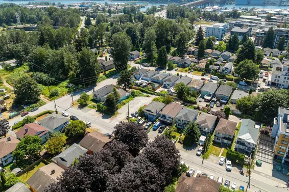 1547 Crown Street, North Vancouver For Sale - image 7