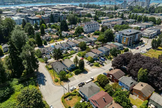 1547 Crown Street, North Vancouver For Sale - image 8