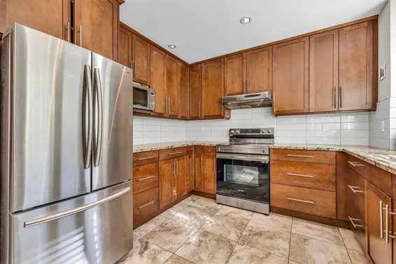 103 245 West 15th Street, North Vancouver For Sale - image 2