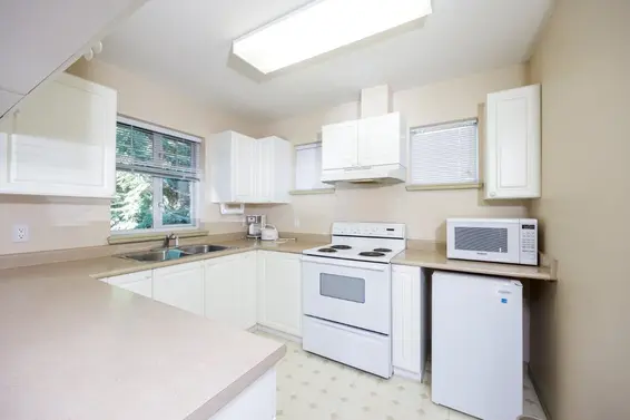 201 1140 Strathaven Drive, North Vancouver For Sale - image 34