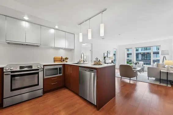 304 221 East 3rd Street, North Vancouver For Sale - image 3