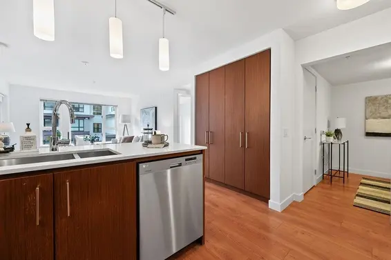 304 221 East 3rd Street, North Vancouver For Sale - image 5