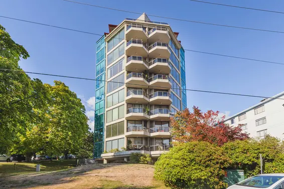 600 1689 Duchess Avenue, West Vancouver For Sale - image 2