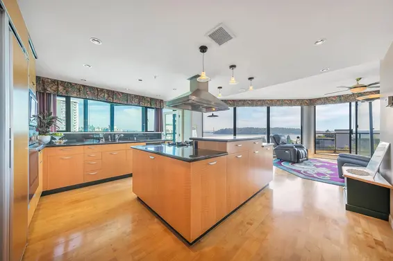 600 1689 Duchess Avenue, West Vancouver For Sale - image 4
