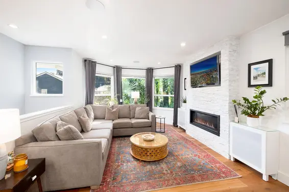 621 Seymour Court, North Vancouver For Sale - image 4