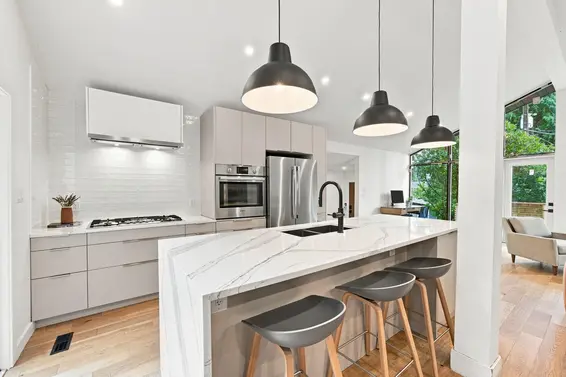 4646 Cove Cliff Road, North Vancouver For Sale - image 10