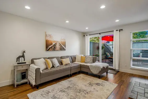 17 900 West 17Th Street, North Vancouver For Sale - image 3