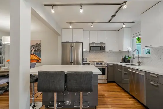 17 900 West 17Th Street, North Vancouver For Sale - image 4