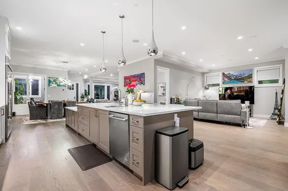 6467 Wellington Avenue, West Vancouver For Sale - image 10