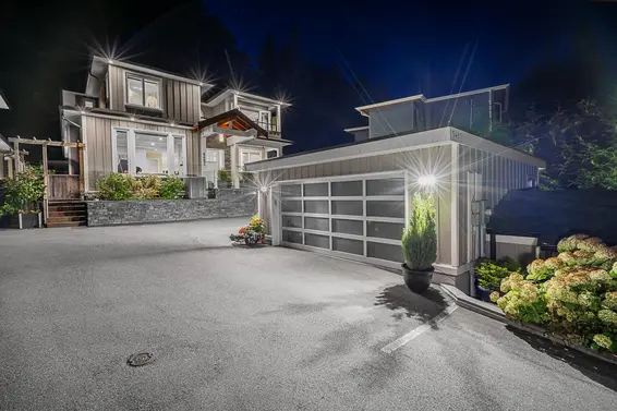 6467 Wellington Avenue, West Vancouver For Sale - image 2