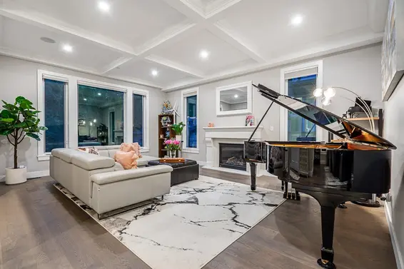 6467 Wellington Avenue, West Vancouver For Sale - image 3