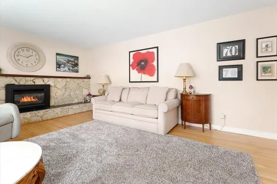 4347 Ruth Crescent, North Vancouver For Sale - image 5