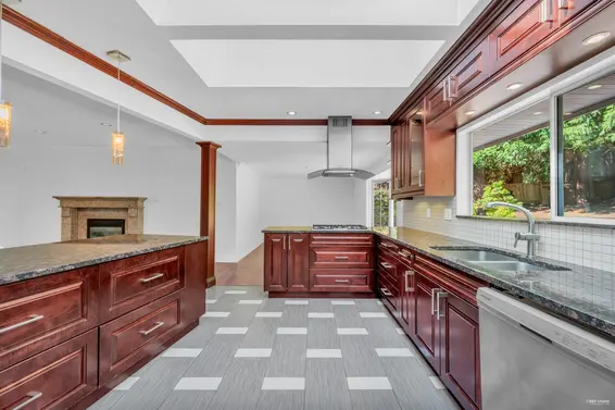 341 Rabbit Lane, West Vancouver For Sale - image 9