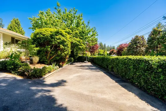 2784 Crescentview Drive, North Vancouver For Sale - image 2