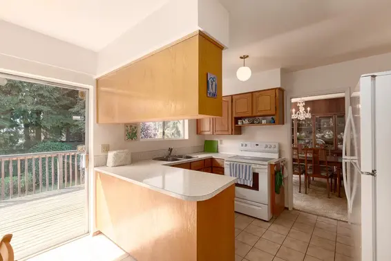 1715 Ross Road, North Vancouver For Sale - image 12