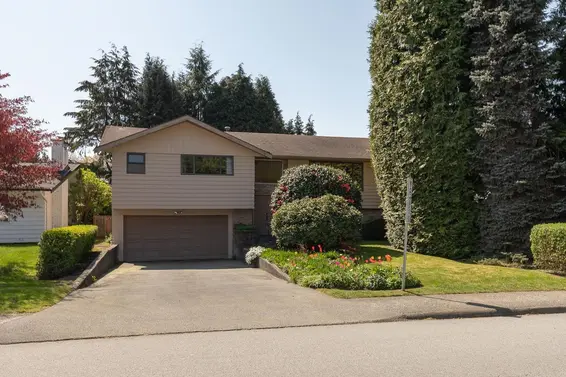 1715 Ross Road, North Vancouver For Sale - image 2