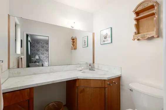 1715 Ross Road, North Vancouver For Sale - image 21