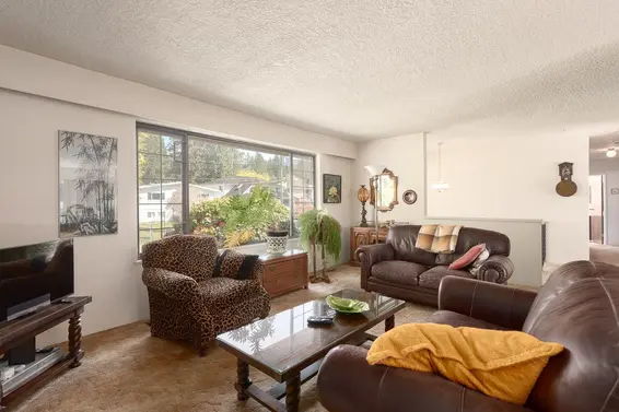 1715 Ross Road, North Vancouver For Sale - image 5