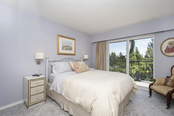 4566 Meadowbank Close, North Vancouver For Sale - image 13