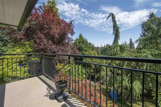 4566 Meadowbank Close, North Vancouver For Sale - image 14