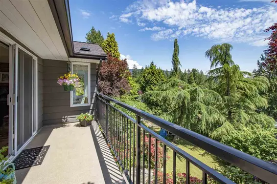 4566 Meadowbank Close, North Vancouver For Sale - image 23