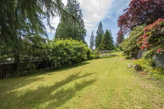 4566 Meadowbank Close, North Vancouver For Sale - image 26