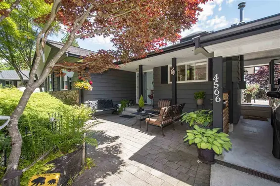 4566 Meadowbank Close, North Vancouver For Sale - image 2