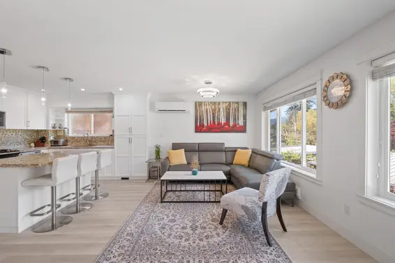 318 West 18th Street, North Vancouver For Sale - image 2