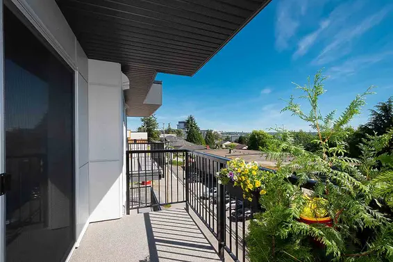 304 357 East 2Nd Street, North Vancouver