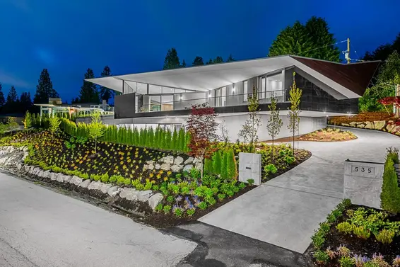 535 Robin Hood Road, West Vancouver